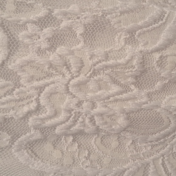 White Lace Fully Lined Top by Torrid Size 1 - Picture 3 of 4